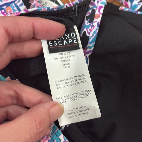 Island Escape Paisley Tankini Swimsuit Bikini Top size 6 NWT - Picture 4 of 5